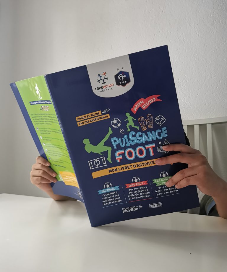 Des livrets d’activités pour apprendre et réviser grâce au football.